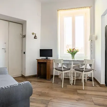 Interno 16 - Ponte Milvio *