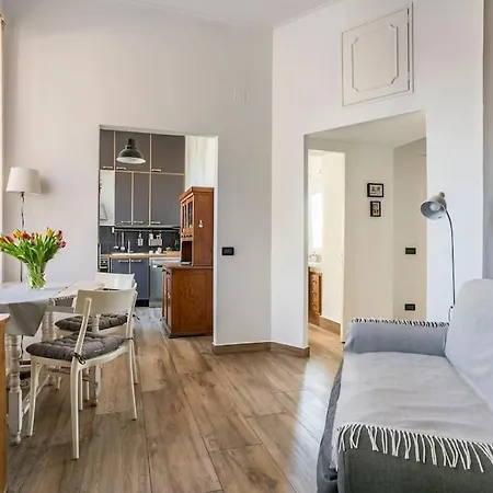 Interno 16 - Ponte Milvio Apartment
